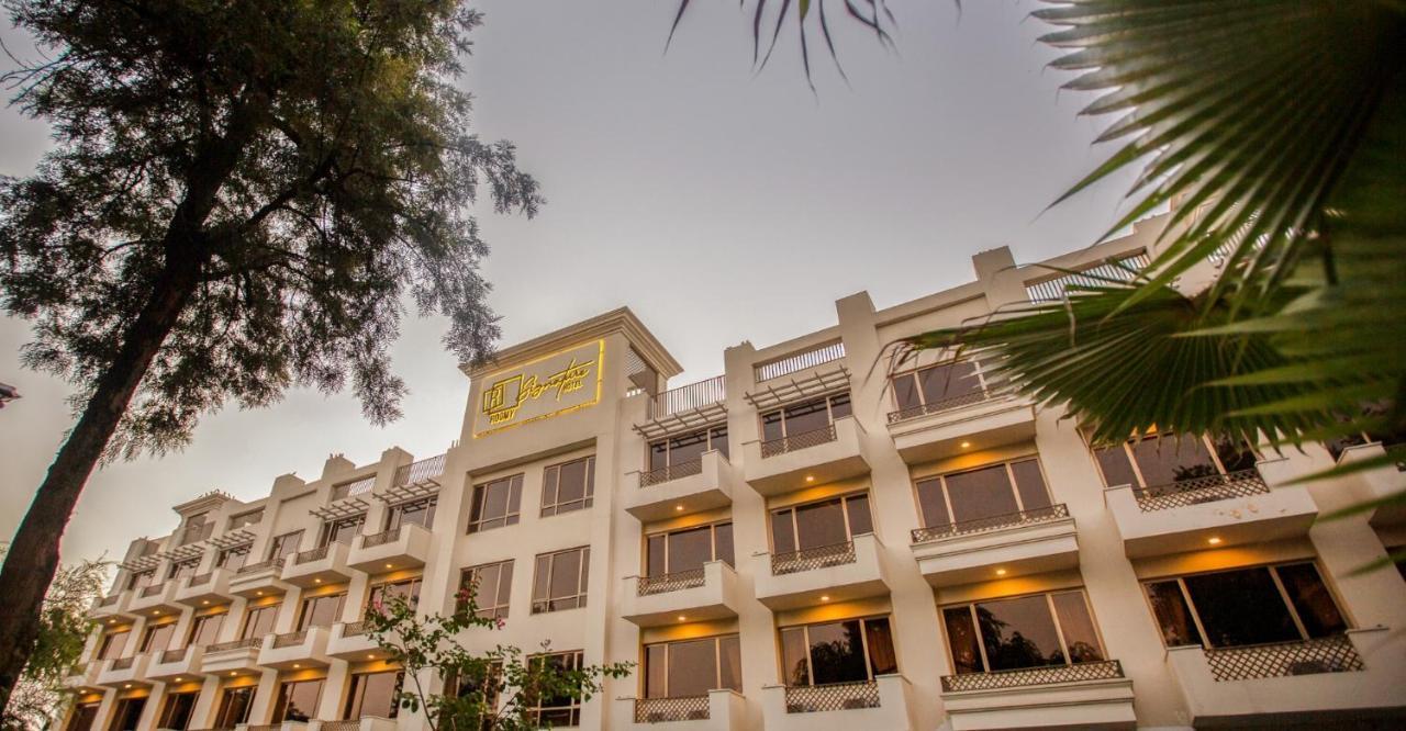 Roomy Signature Hotel, Islamabad Exterior foto